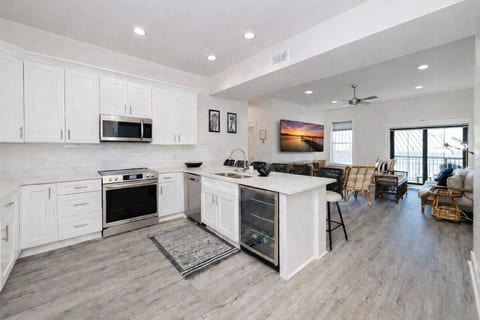Downtown BSL Penthouse | Rooftop + Balconies image 4