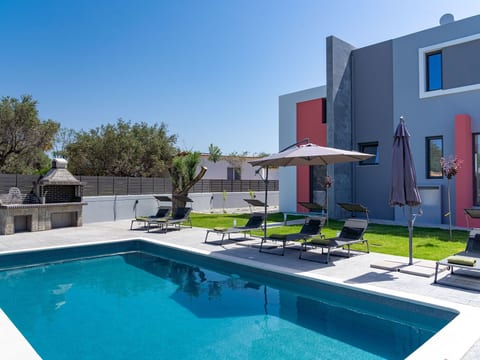 Ferienvilla "Villa Pasadra" mit eigenem Pool