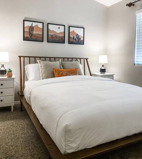 StayShores Chic Retreat – Pool HotTubSweet Sleep