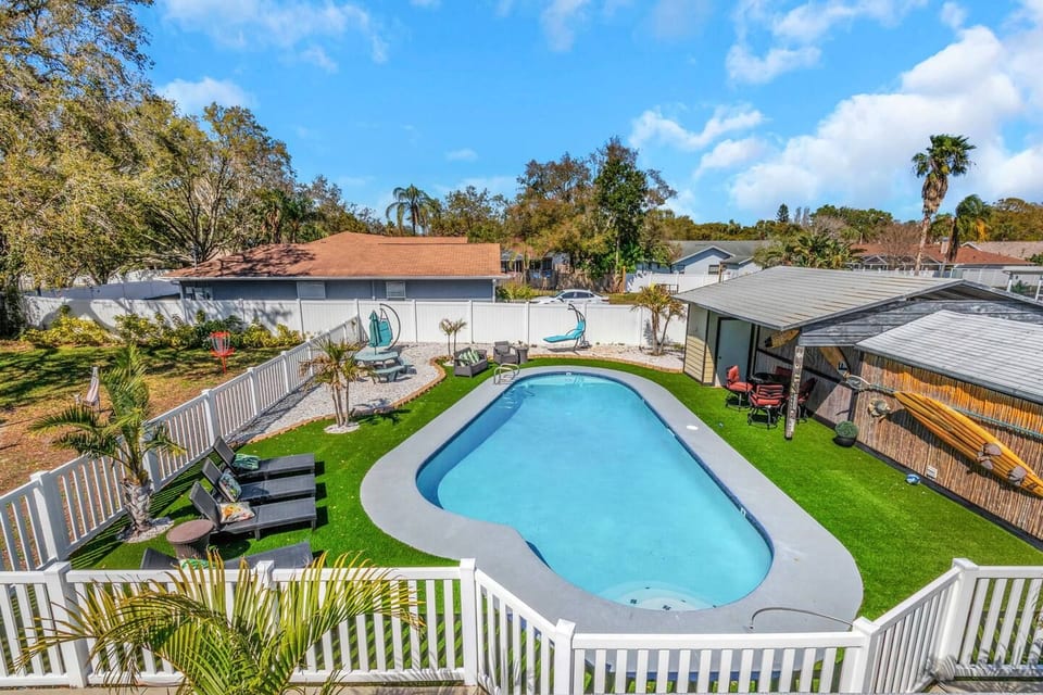 Huge 8BR Stay | Heated Pool, Game Room, Near Beach - Palm Harbor