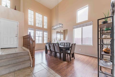 Free Pool Heat | Modern & Bright | Fire Pit