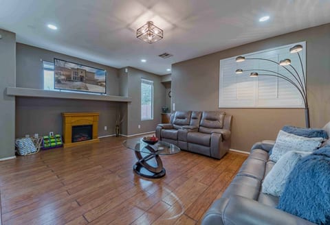 Free Pool Heat | Modern & Bright | Fire Pit