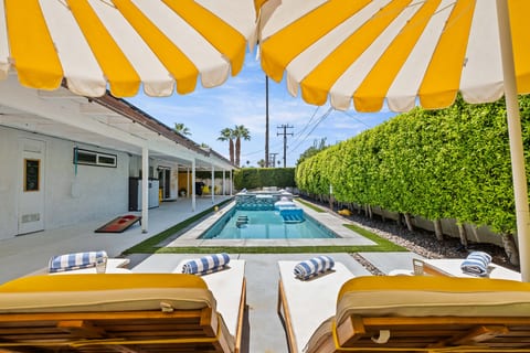 The Yellow Retreat - Exclusive Cozy Escape & Pool
