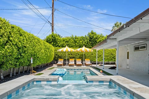The Yellow Retreat - Exclusive Cozy Escape & Pool