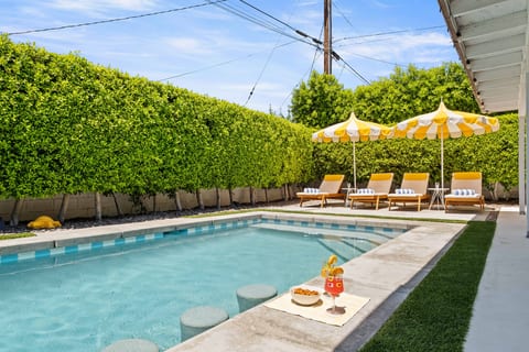 The Yellow Retreat - Exclusive Cozy Escape & Pool