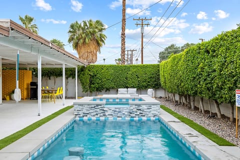 The Yellow Retreat - Exclusive Cozy Escape & Pool