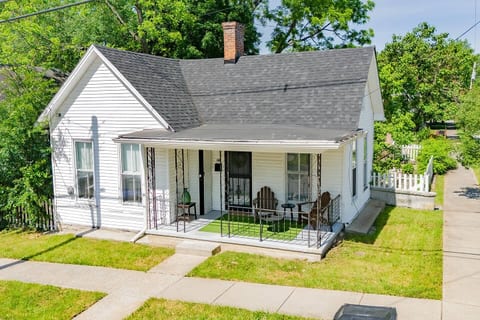 2bd Bourbon Trail Cottage Fenced Yard