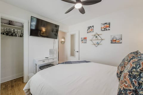 2bd Charming Bungalow Near Events
