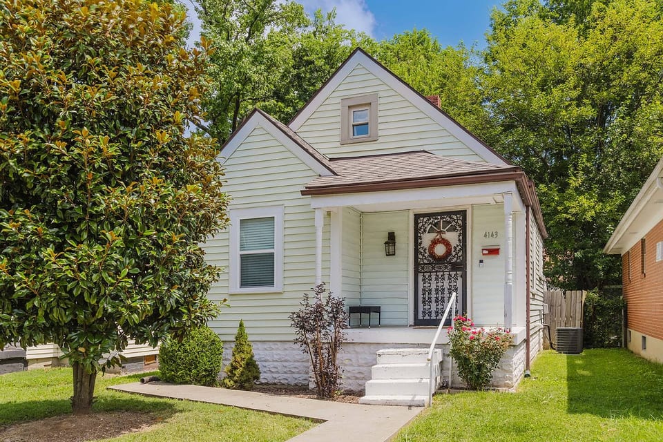 2bd Charming Bungalow Near Events - Louisville