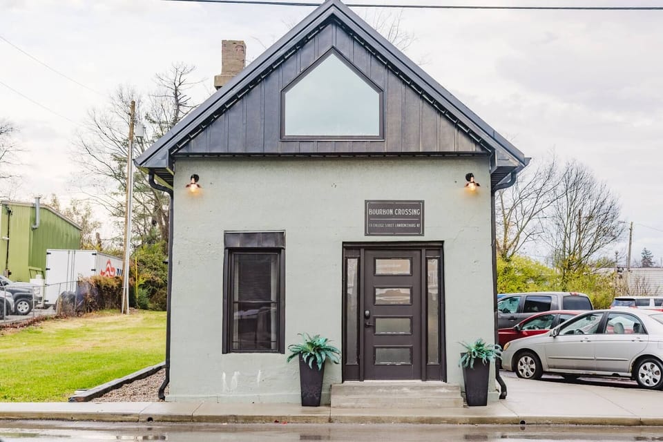 Modern Bourbon Cottage - Lawrenceburg