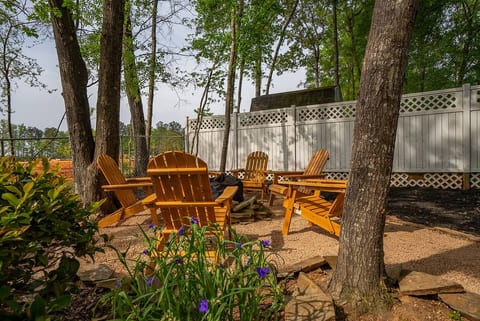 The Nestle 3-Bed 2-Bath Chapin - Near Lake Murray