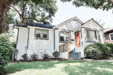 Renovated 3BR Elmwood Home | Backyard
