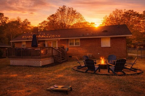 Forest Acres 3BR | Fire Pit + Modern Kitchen