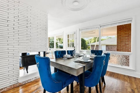 3BR 2BA Retreat | Hot Tub & Fire Pit + Near USC