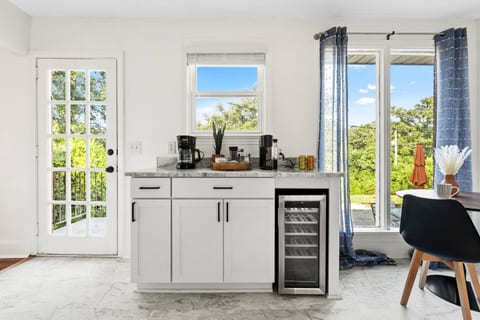 3BR 2BA Retreat | Hot Tub & Fire Pit + Near USC