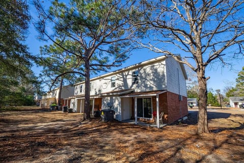 Stylish 2BR Urban Stay | Near CAE + Pet-Friendly
