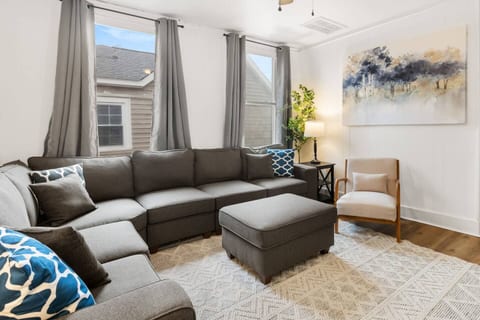 1BR Bungalow | Fire Pit + Near 5 Points +Prisma