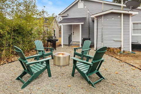 1BR Bungalow | Fire Pit + Near 5 Points +Prisma