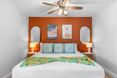 3BR 2.5BA Fort Jackson | Fast WiFi + Parking