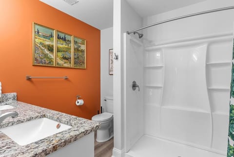 3BR 2.5BA Fort Jackson | Fast WiFi + Parking
