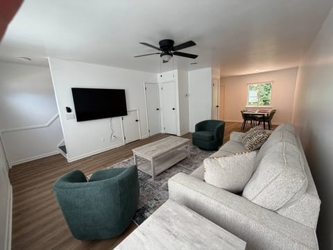 2BR 1.5BA New Condo Near Hospitals - Sleeps 5