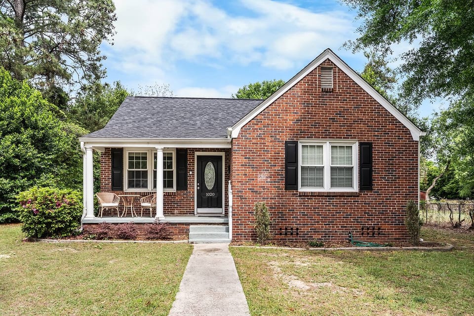 2BR Getaway | Fenced Yard +20 min Ft Jackson - Cayce