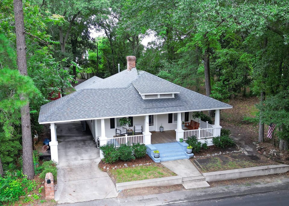Updated 3BR Bungalow | Deck + Walk to Park - West Columbia