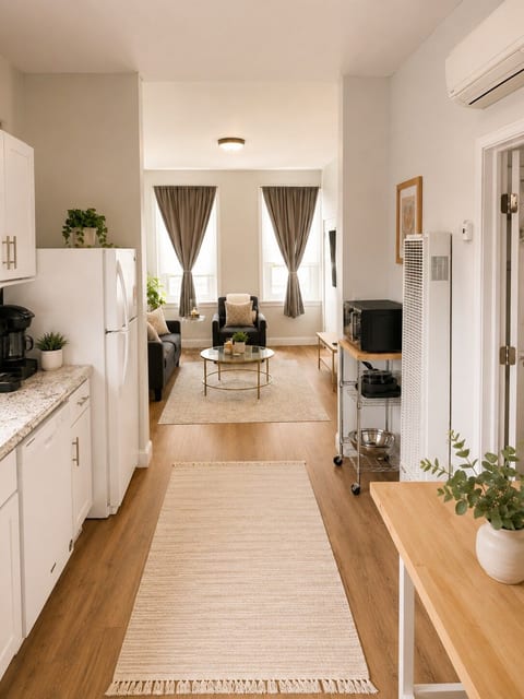 Bright & Cozy 1 Bdrm • Free Parking image 2