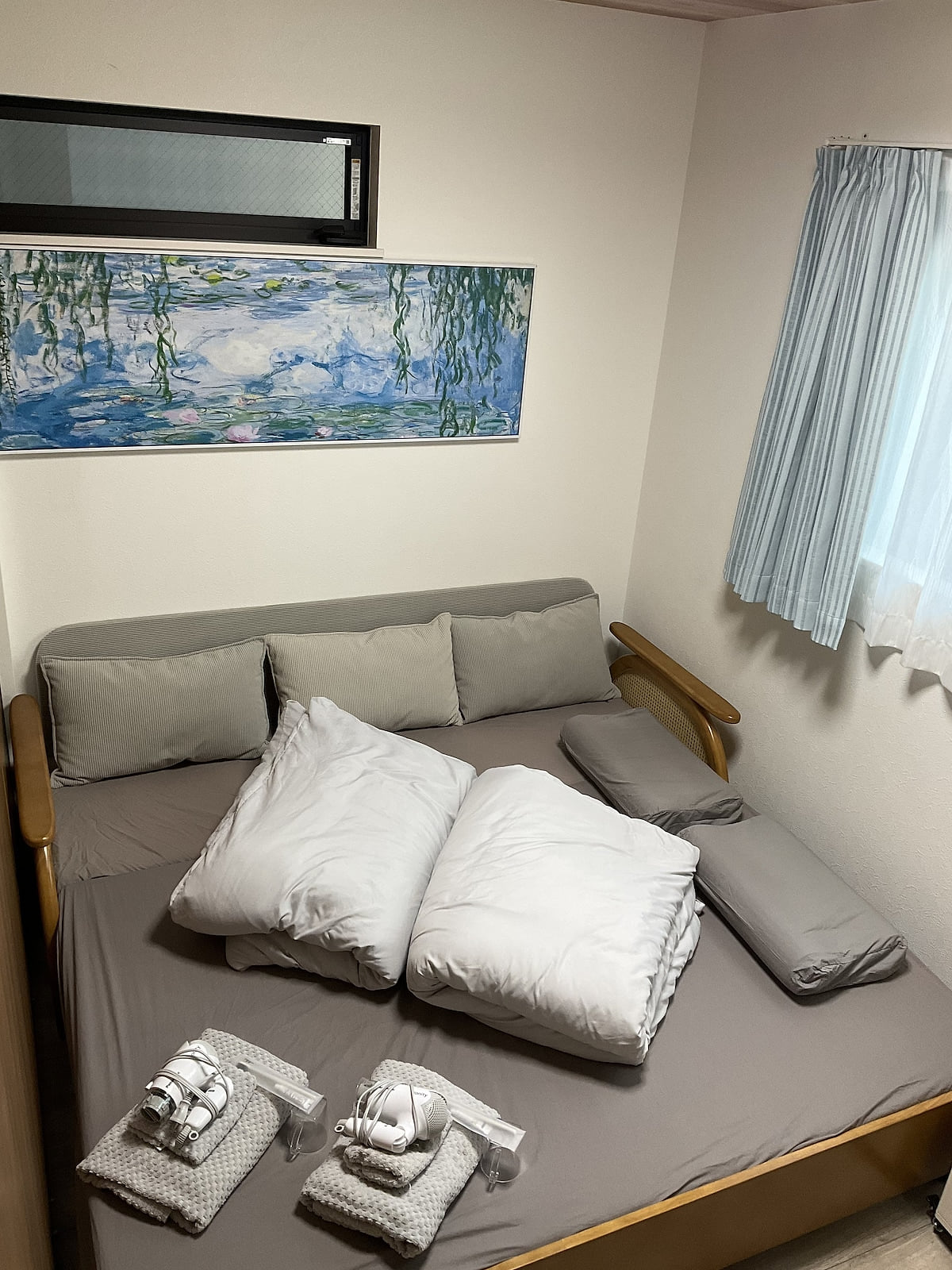 2F Room