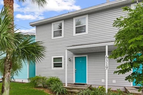 The Yellow Retreat | Duplex Sleeps 18 + Beach Walk