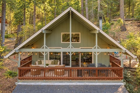 Sage House | Hot Tub + Walk to Lake image 1
