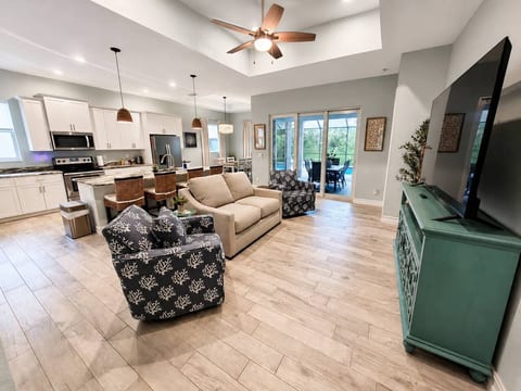 Heated Saltwater Pool | Near Beach | Pets Welcome!