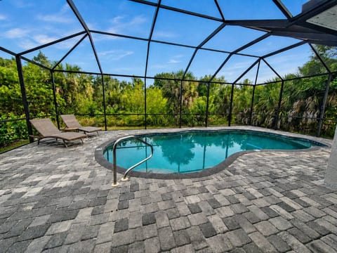 Heated Saltwater Pool | Near Beach | Pets Welcome!