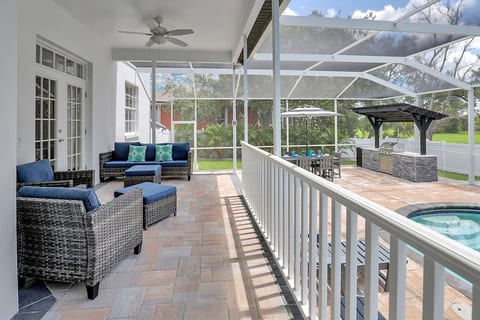 4br apollo beach home free heater pool & waterfall image 5