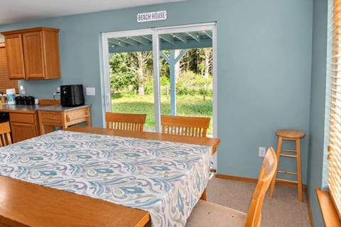Aura by the Ocean | Dog-Friendly Coastal Haven