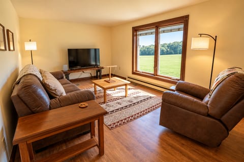 Peaceful Country Retreat | 3BR, 2BA Sleeps 6