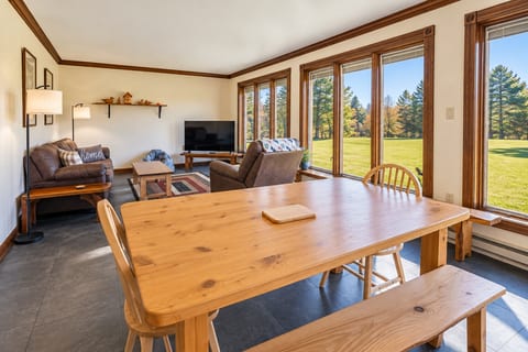 Peaceful Country Retreat | 3BR, 2BA Sleeps 6