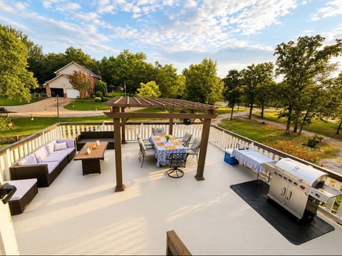 Windmill Retreat | Game Room + Sport Court image 1