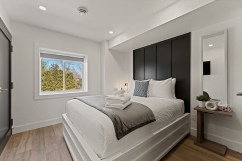 Queen Bedroom