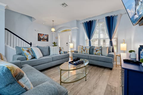 Spacious living room