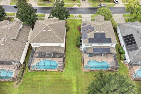 Twin Mansions: Aerial of both homes and pools
