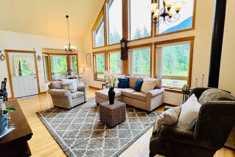 Whether you choose to stay and lounge on the cozy couch watching movies on the 50" Smart TV, play board games, or put together puzzles, we've got you covered.