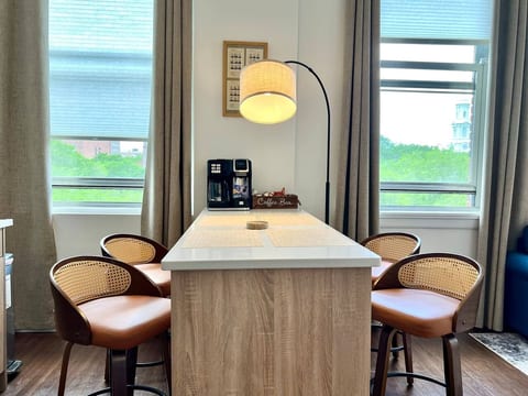 King BD, DWTN, Free parking, Gym, Green View