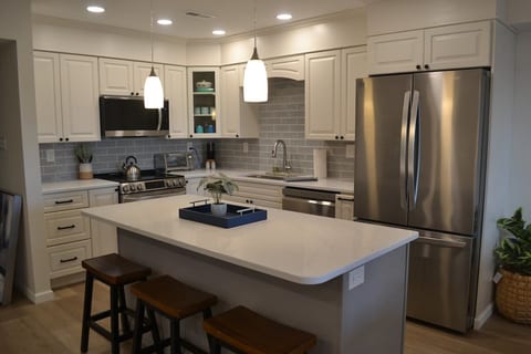 Bayfront Sunsets, Renovated Coastal Retreat image 3