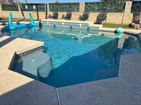 Back Yard Oasis-Heated Pool, Hot Tub, Golf&Games! image 2