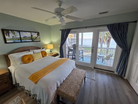 Ocean Front Fripp Cottage w/ Pool. No Cards image 4