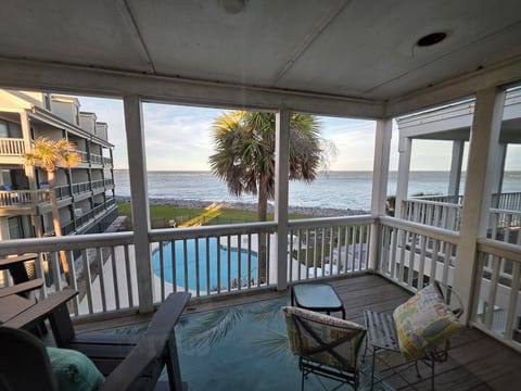 Ocean Front Fripp Cottage w/ Pool. No Cards image 3