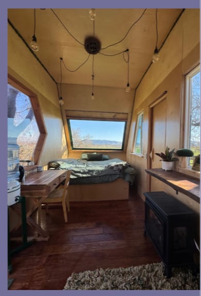 New Carpati Farm Stay Teal Room