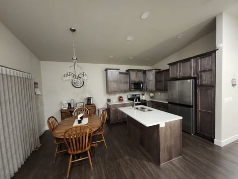 Family Friendly Home (No Pets Allowed) image 5
