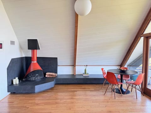 A Vintage Malm fireplace to enjoy on chilly nights.